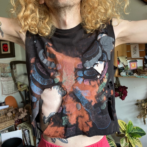 🏴‍☠️ SOLD 🏴‍☠️ Thrashed Bleached Cropped Skeleton Boxy Muscle Tee ~ Size M - Picture 6 of 8